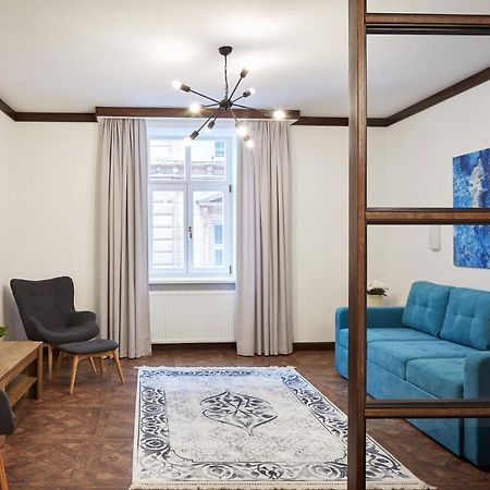 Old House Apartment Lviv Ngoại thất bức ảnh